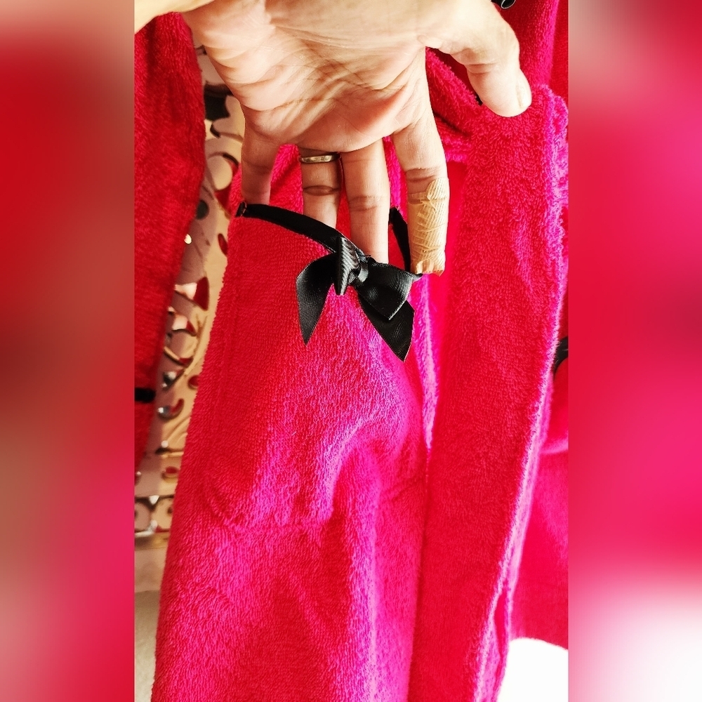 BETSEY JOHNSON INTIMATE ROBE HOT PINK & BLACK SATIN ACCENTS NWT SIZE MEDIUM - Picture 13 of 16